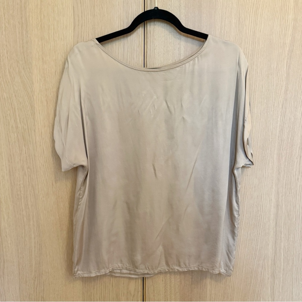 NWOT Italian short sleeve viscose blouse